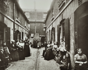Slum-london1919